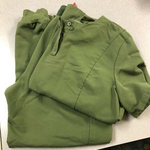 Size large figs scrub set